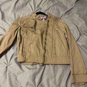 Tan light day jacket … this jacket is a great for brunch on a windy day